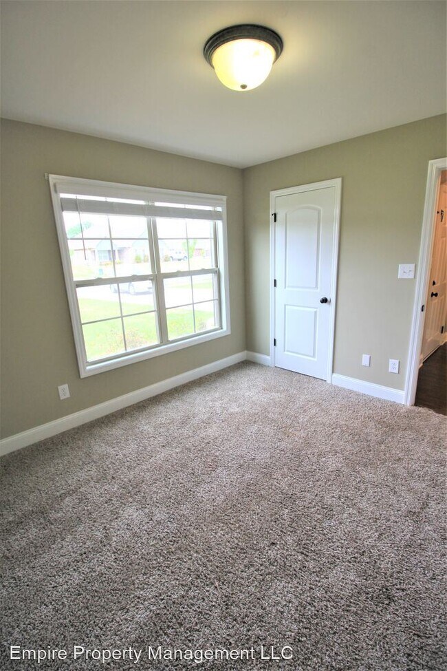 Building Photo - 3 br, 2 bath House - 10 Buckeye Lane