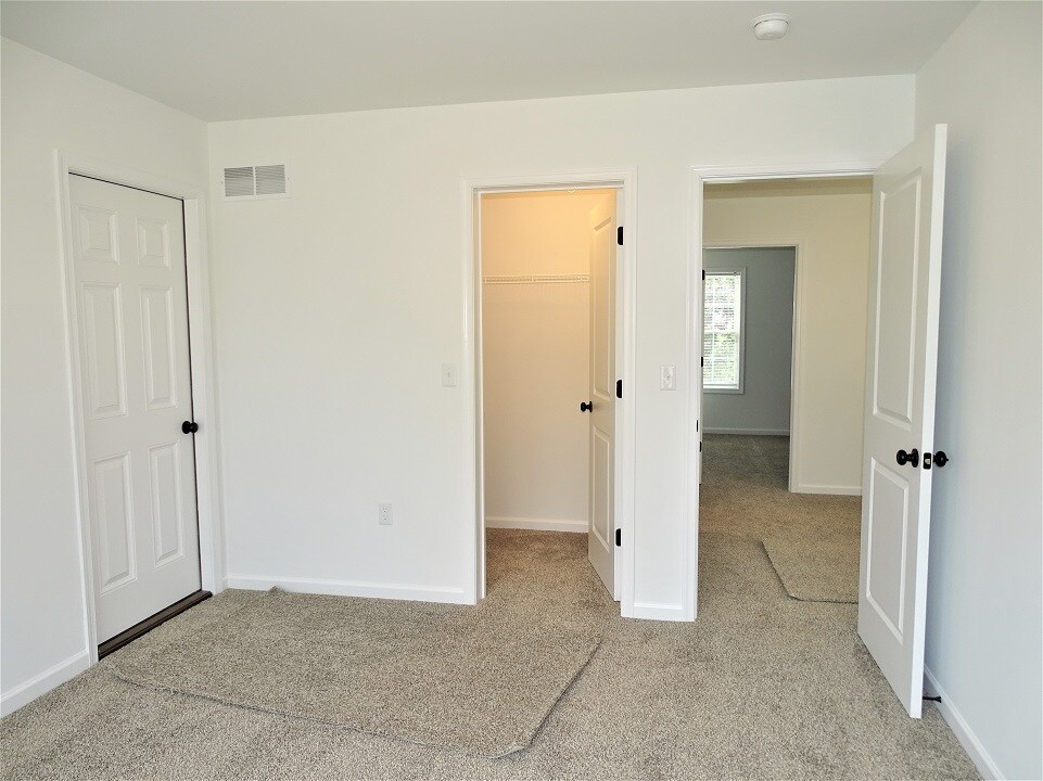 Building Photo - 412 Masonic Dr