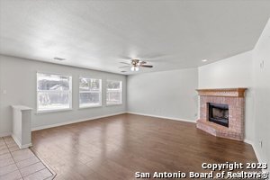 Building Photo - 208 Valona Dr