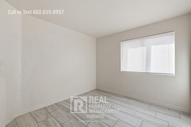 Building Photo - 8563 W Mission Ln