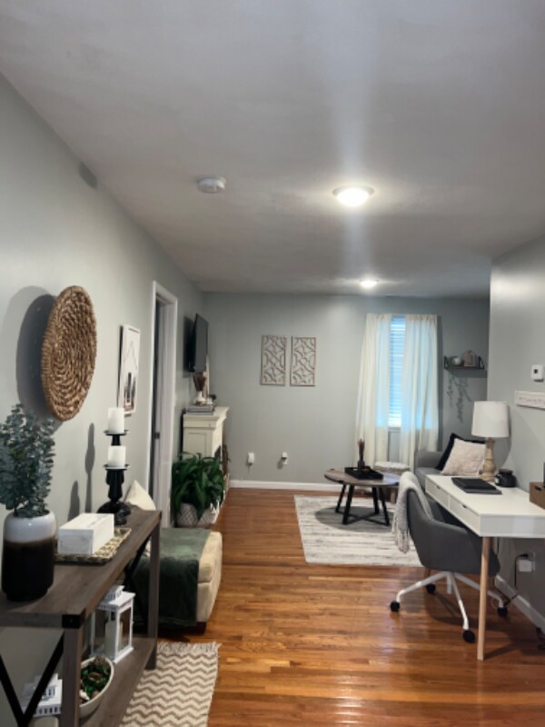 Building Photo - 116 E Main St