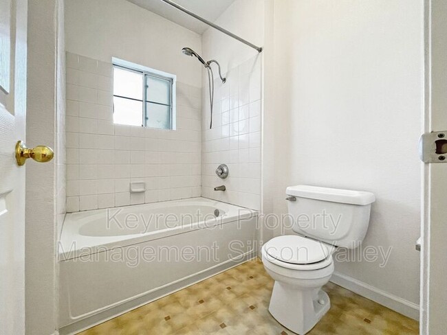 Building Photo - 603 Morning Star Dr