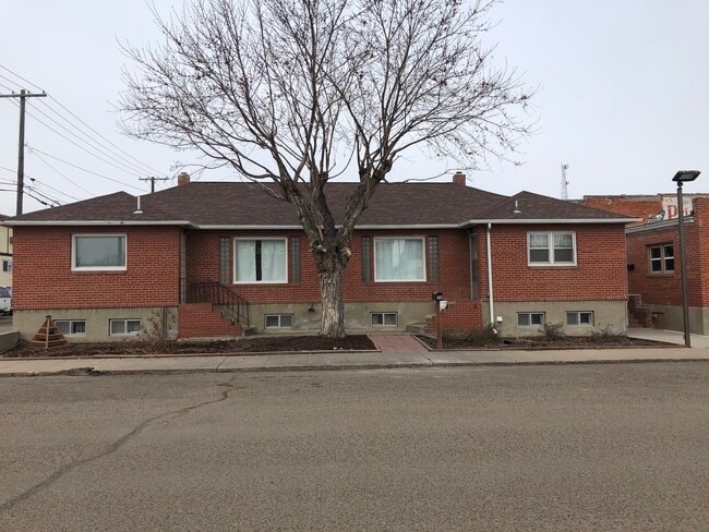 Building Photo - 118 6th Ave