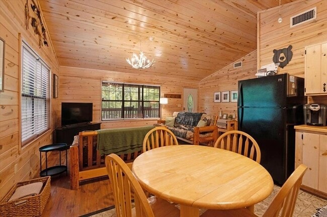 Building Photo - 206 Orca Rd