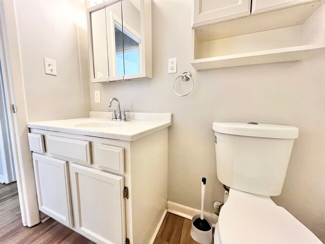 Building Photo - 114 Willow Loop