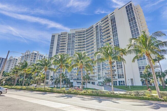 Building Photo - 2841 N Ocean Blvd