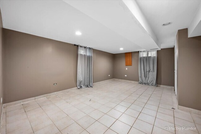 Building Photo - 120 W Hillside Ave