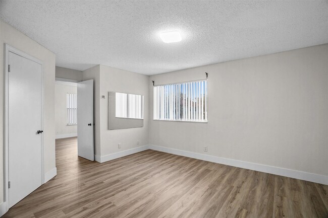 Building Photo - 12730 Vista Isles Dr