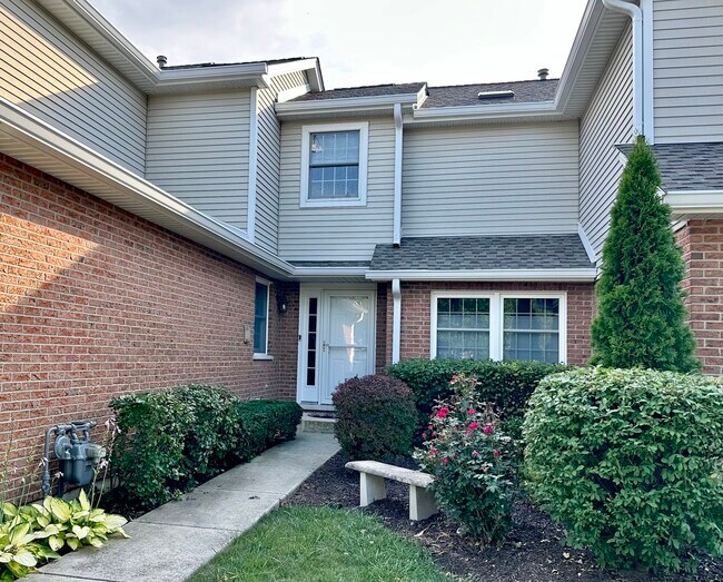 Building Photo - 8438 Chicory Ct