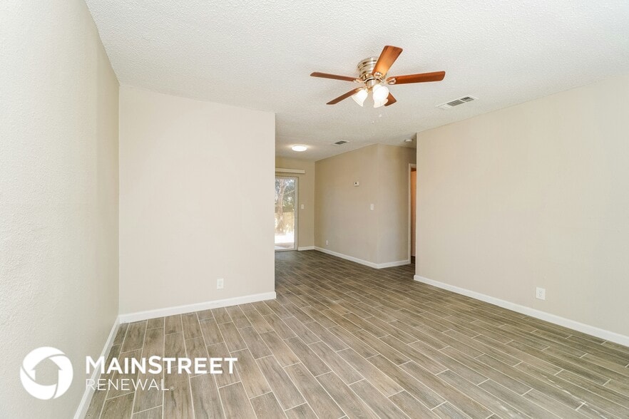 Building Photo - 7331 Glen Heights