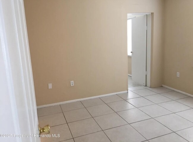 Building Photo - 9619 Langan St