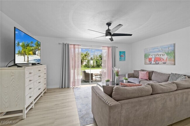 Building Photo - 1661 Coronado Rd