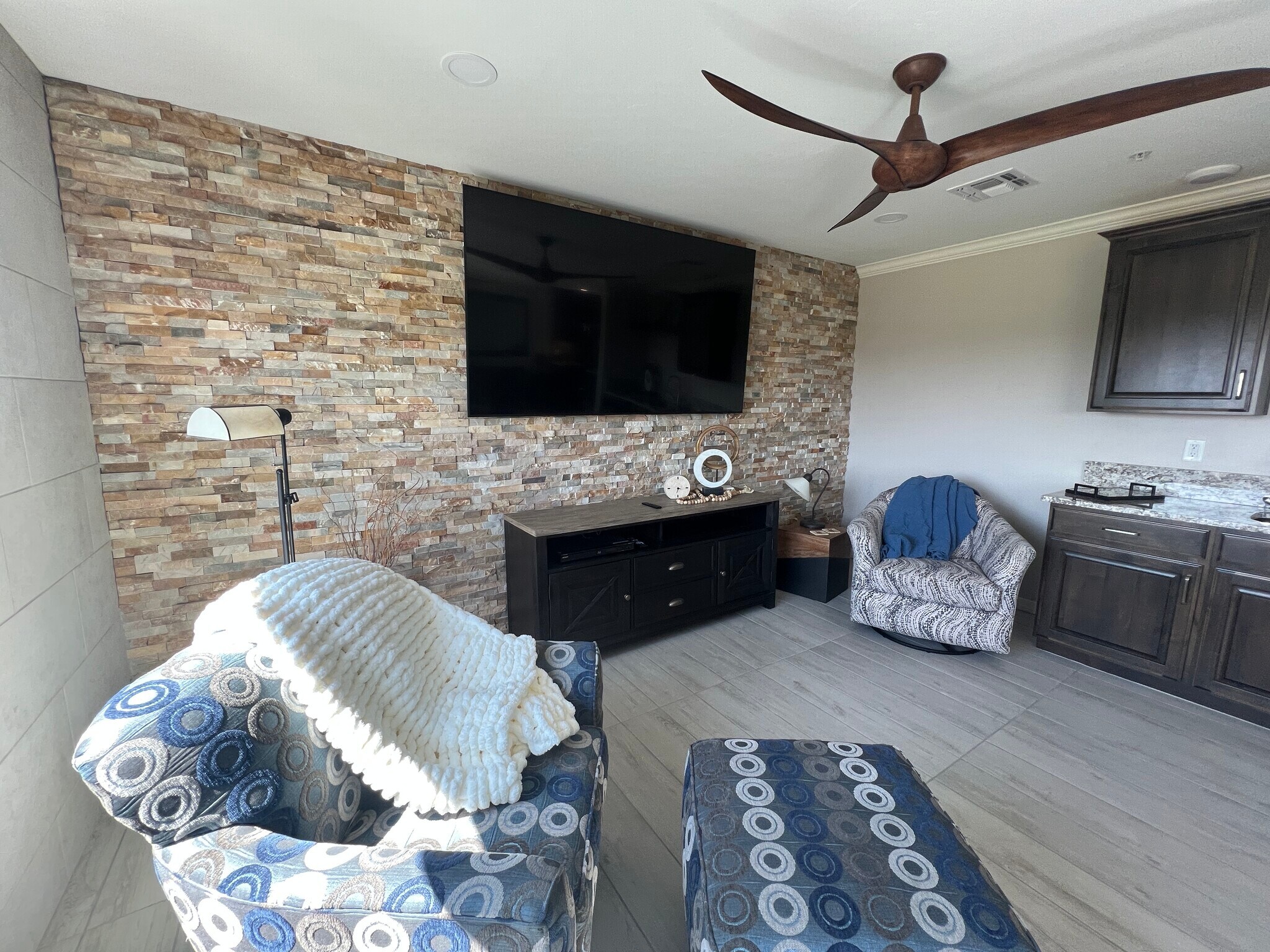 ADDITIONAL SEATING - 777 Harrah Way