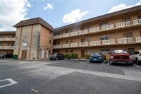 Building Photo - 5031 W Oakland Park Blvd