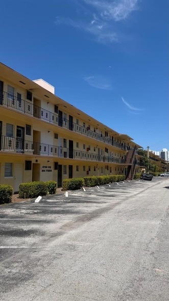 Building Photo - 2790 NE 201st Terrace