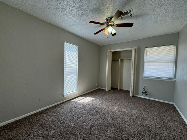 Building Photo - 7007 SW Green Terrace Blvd