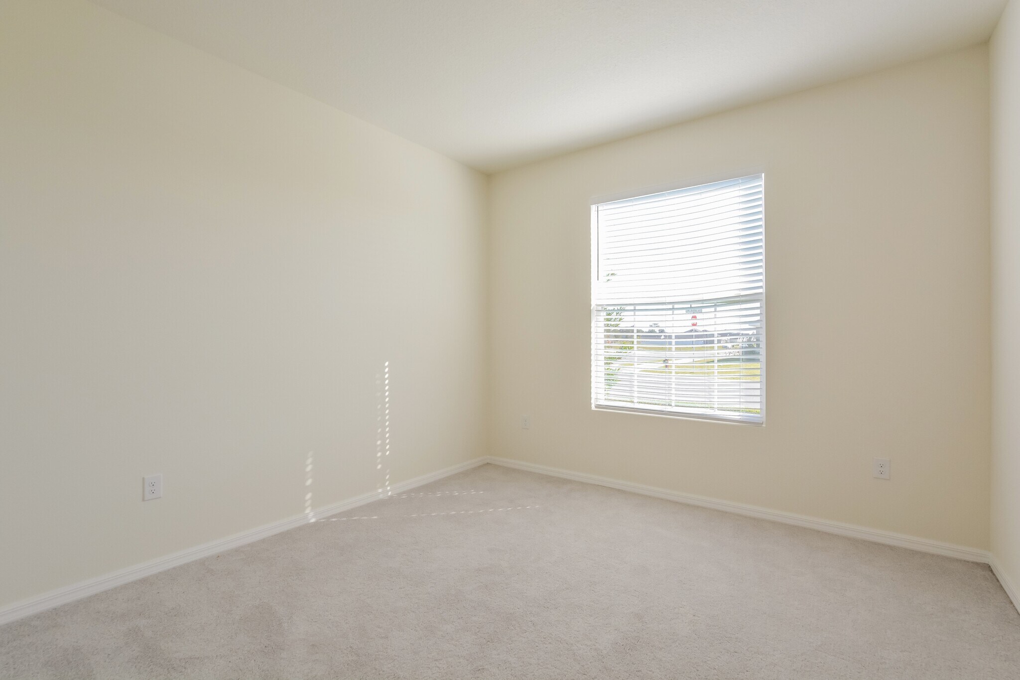 Building Photo - 5877 SW 82nd Ln