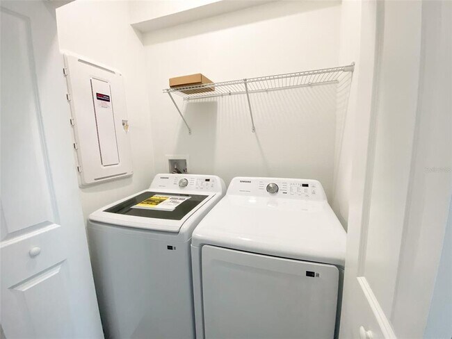 Building Photo - 417 Bogey Dr