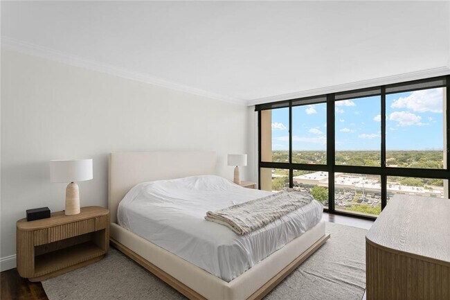 Building Photo - 3301 Bayshore Blvd