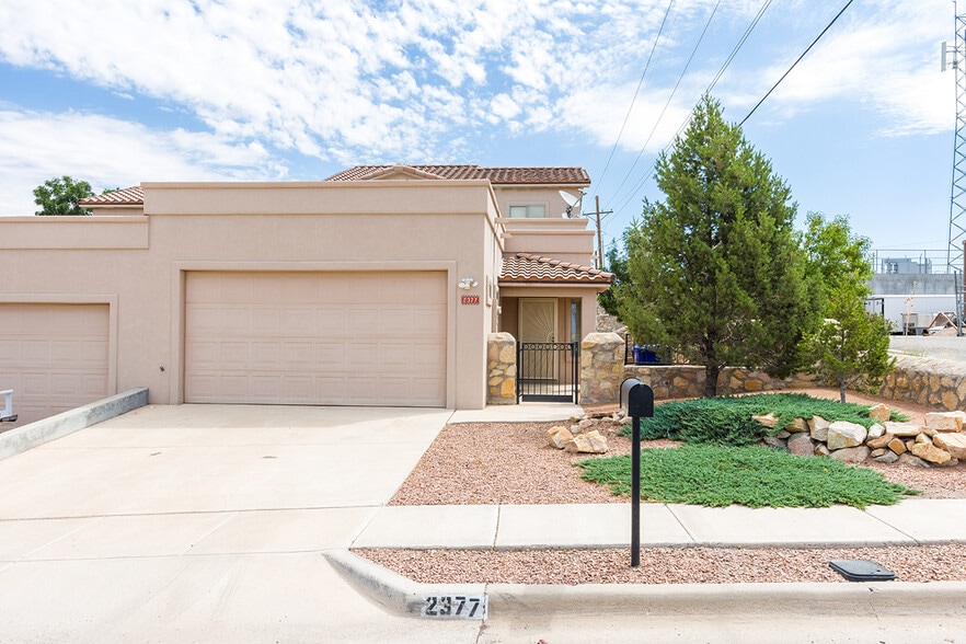 Building Photo - 2375 Saturn Cir