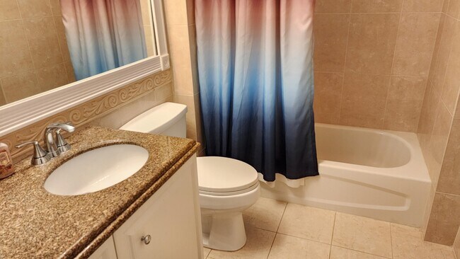 Building Photo - 35 Harbour Isle Dr W