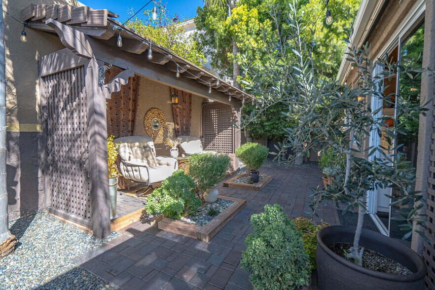 Building Photo - 27887 Skycrest Cir