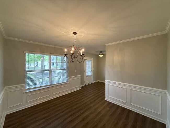 Building Photo - 4 Bedroom Home in Moss Creek!