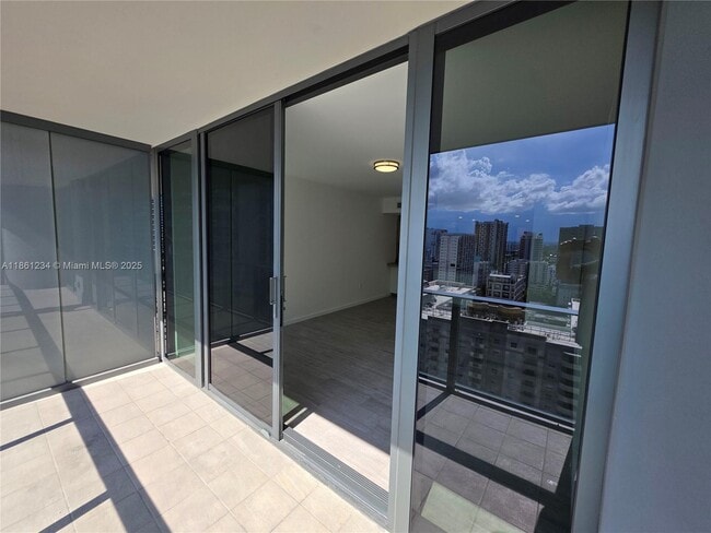 Building Photo - 1000 Brickell Plaza