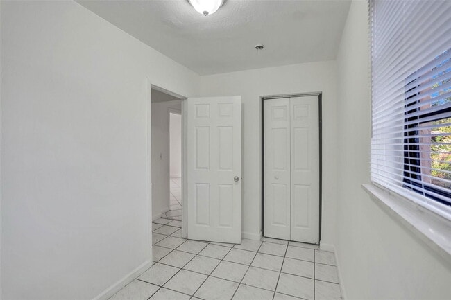 Building Photo - 1142 NW 43 Terrace