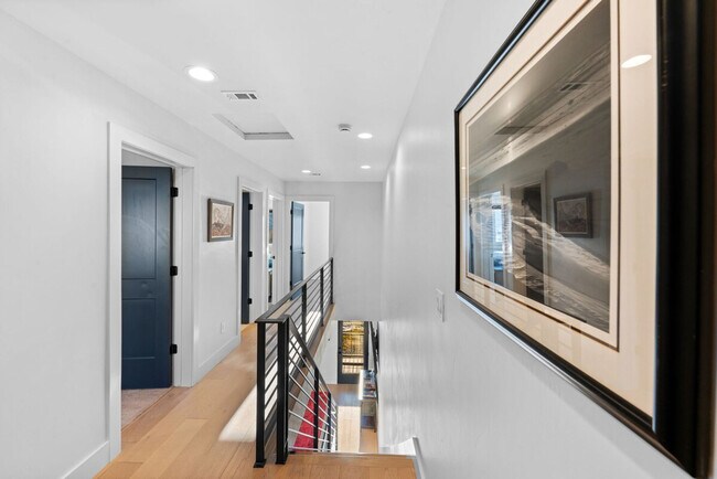 Building Photo - 85 Haverly St