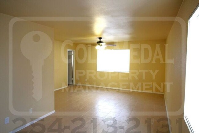 Building Photo - 2002 Sherman Dr