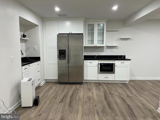Building Photo - 6683 McLean Dr