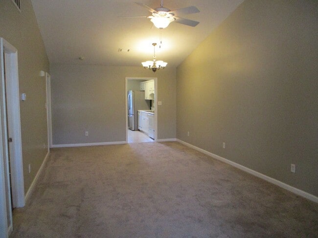 Building Photo - Townhome in Evans