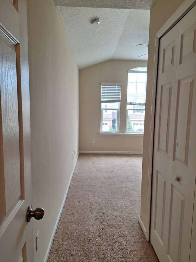 Building Photo - Townhome in Durbin Crossing