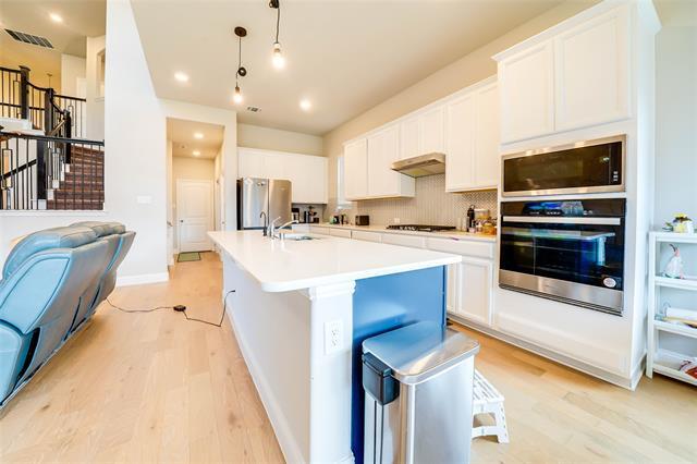 Building Photo - 707 Gatecrest Dr