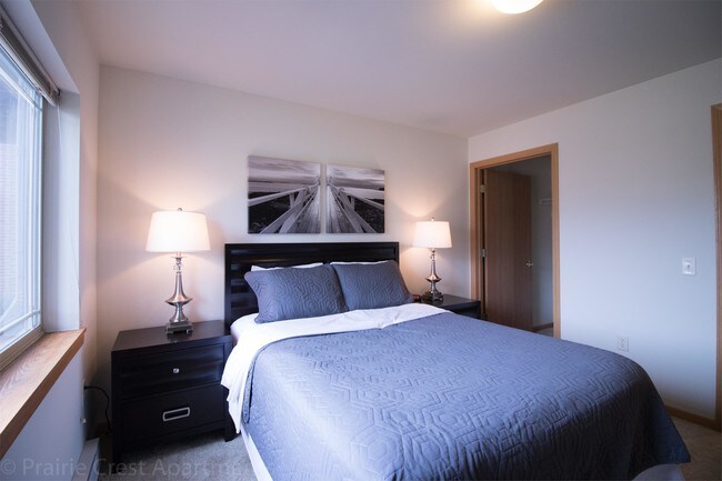 Building Photo - 290 Prairie Heights Dr