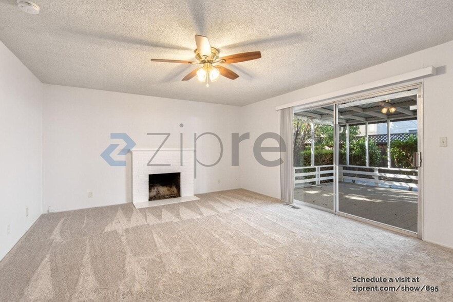 Building Photo - Unit