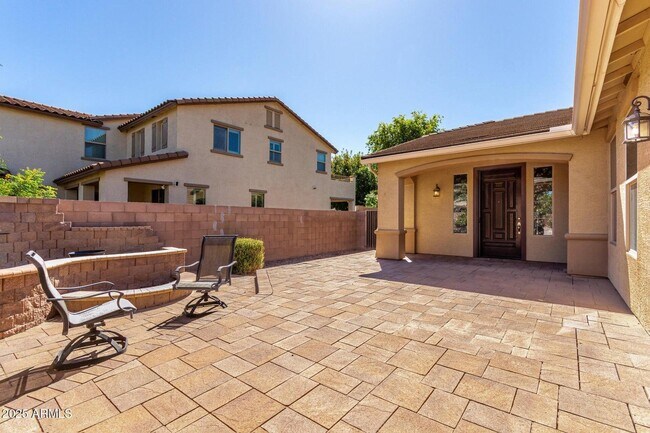 Building Photo - 2585 E Carob Dr