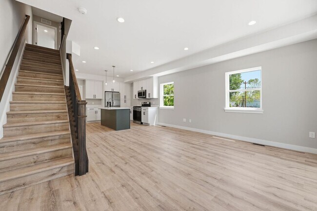 Building Photo - 4728 Walworth Ave