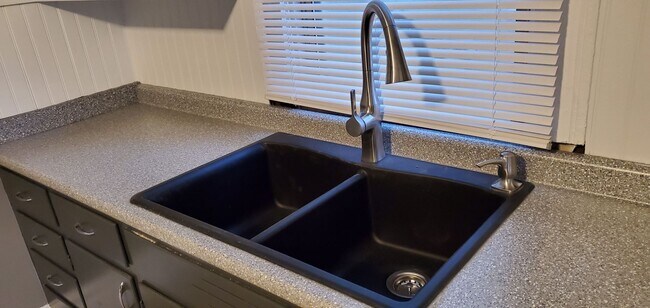 Building Photo - Monessen Updated 3 Bedroom 1 Bath House:   ***ACCEPTING SECTION 8 ONLY****