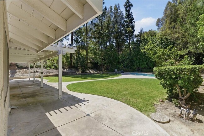 Building Photo - 5415 E Willowick Cir