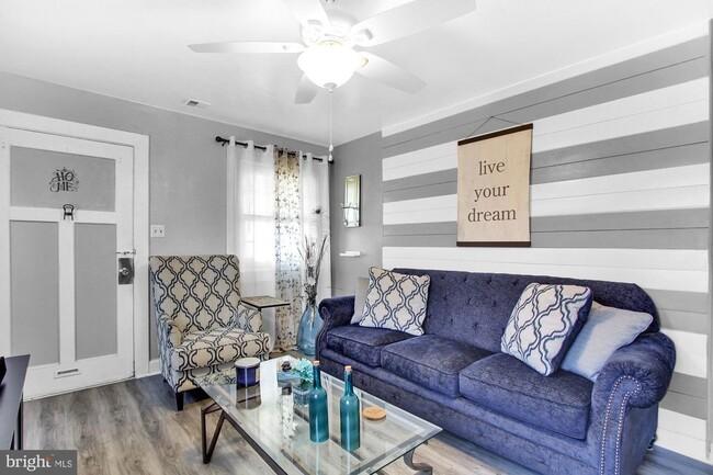 Building Photo - 3-bedroom ranch East York.