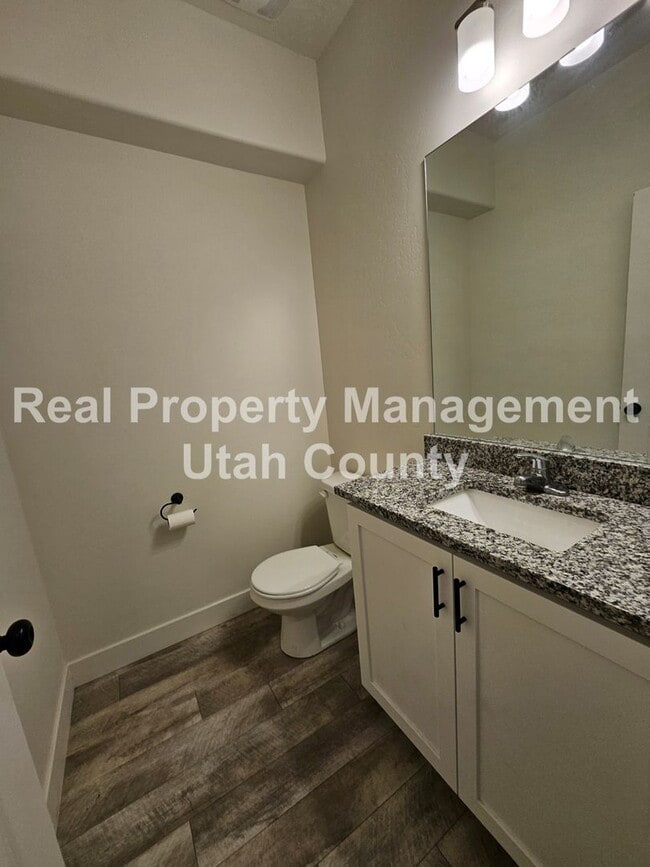 Building Photo - 986 E 1300 S