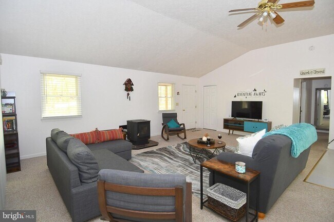 Building Photo - 67 Tranquil Way