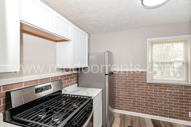 Building Photo - Coming soon! - Experience Urban Sophistica...