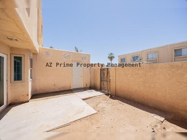Building Photo - 4403 E Riverside St