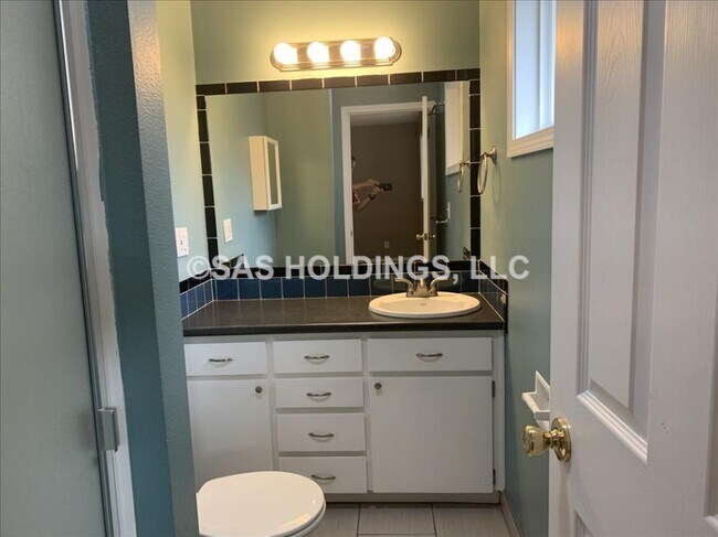 Building Photo - 11200 SW 83rd Ave