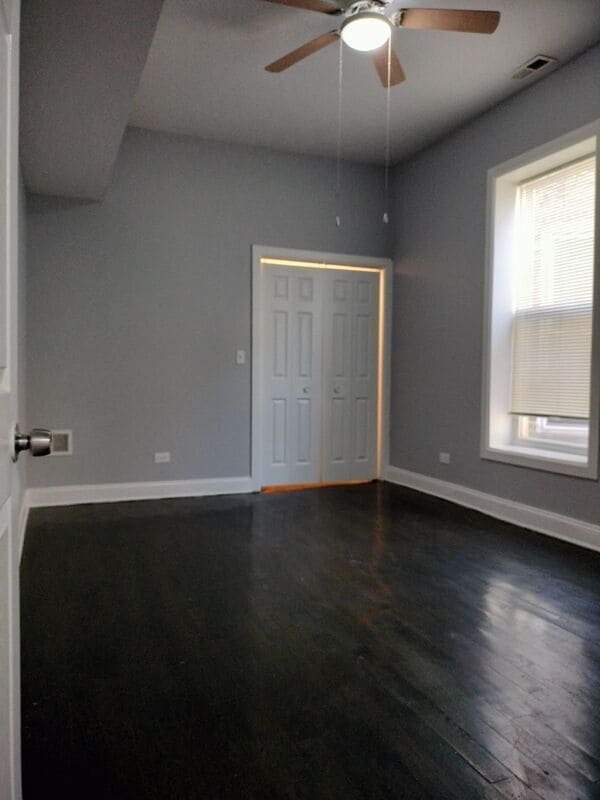 Building Photo - 1529 S Central Park Ave