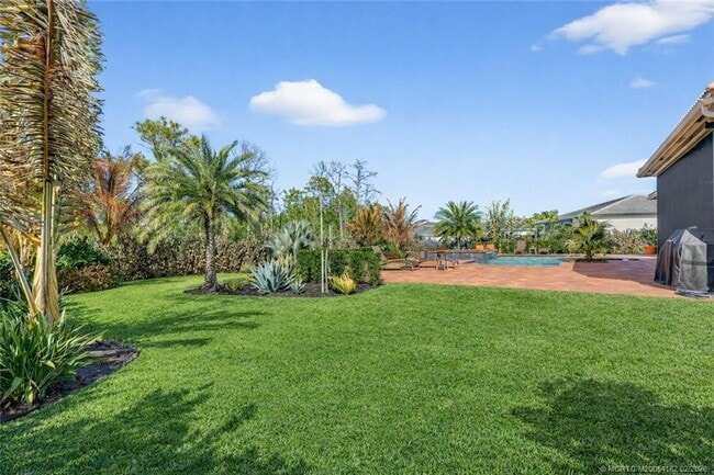 Building Photo - 5407 SW Pomegranate Way