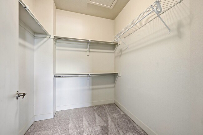 Building Photo - $2,595.95- 3 Bed, 3 Bath Townhome in Aurora with Central AC and In Unit Laundry!